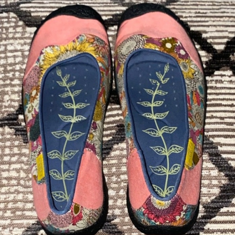 Ladies Keen Shoes Keen Ballerina Shoes Flats Pink with Botanical Flowers Size 10